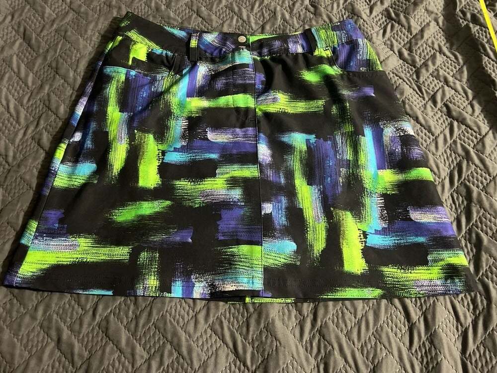 Slazenger Women's Size 2 Golf Skort City Lights Abstract Print Hydro-Dri Print